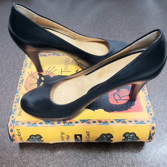 Nurture by Lamaze Shoes - Nurture by Lamaze Black Pumps Sz 8M
